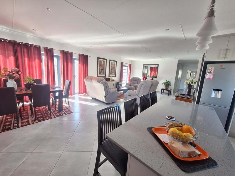 2 Bedroom Property for Sale in Reebok Western Cape